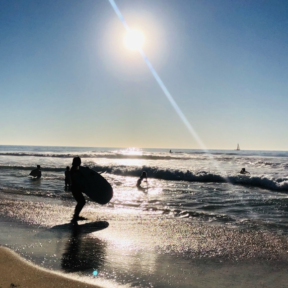 Meet your Posher, Emmy’s Edit - Picture 2 of 16